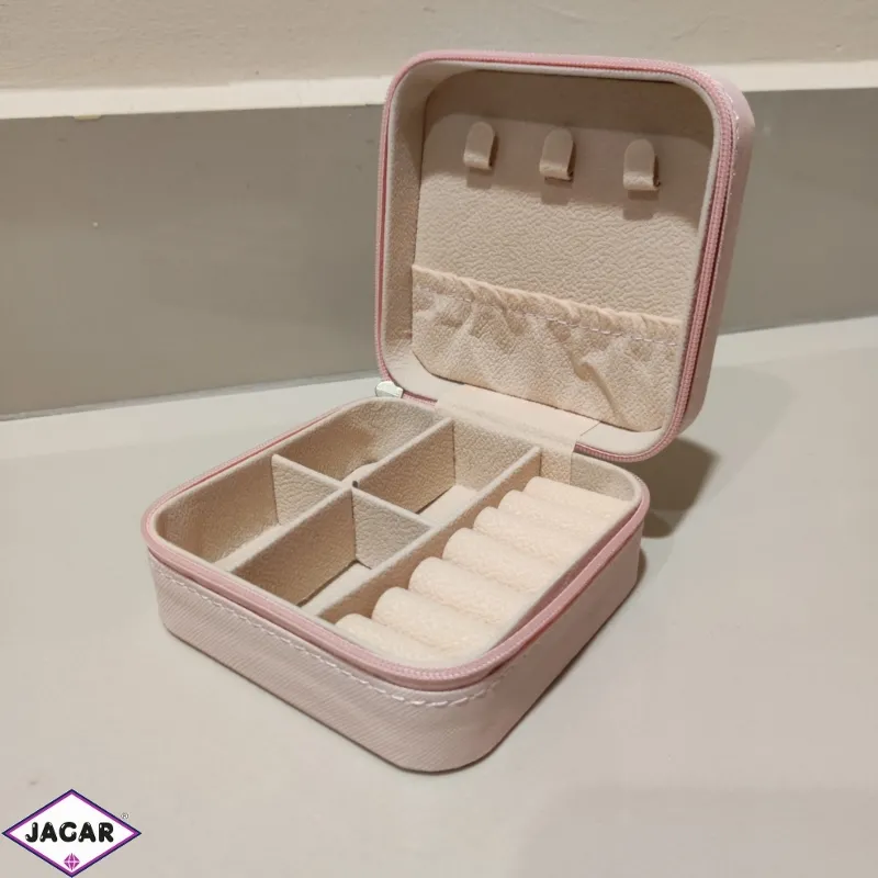 Szkatułka na biżuterię 10x10cm różowa SZK33 Szkatułka na biżuterię 10x10cm różowa SZK33