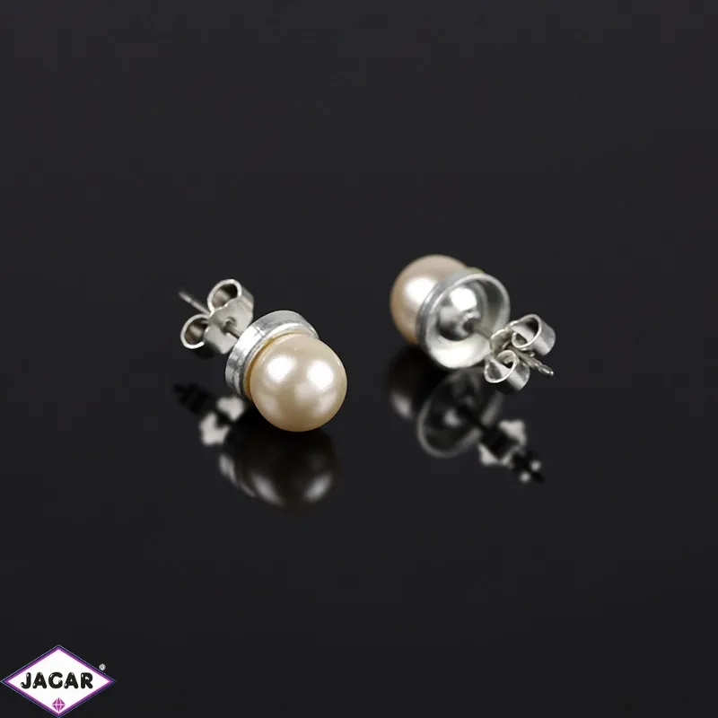 Kolczyki czeskie perła ecru 0,8cm 48/31 EA2818 Kolczyki czeskie perła ecru 0,8cm 48/31 EA2818