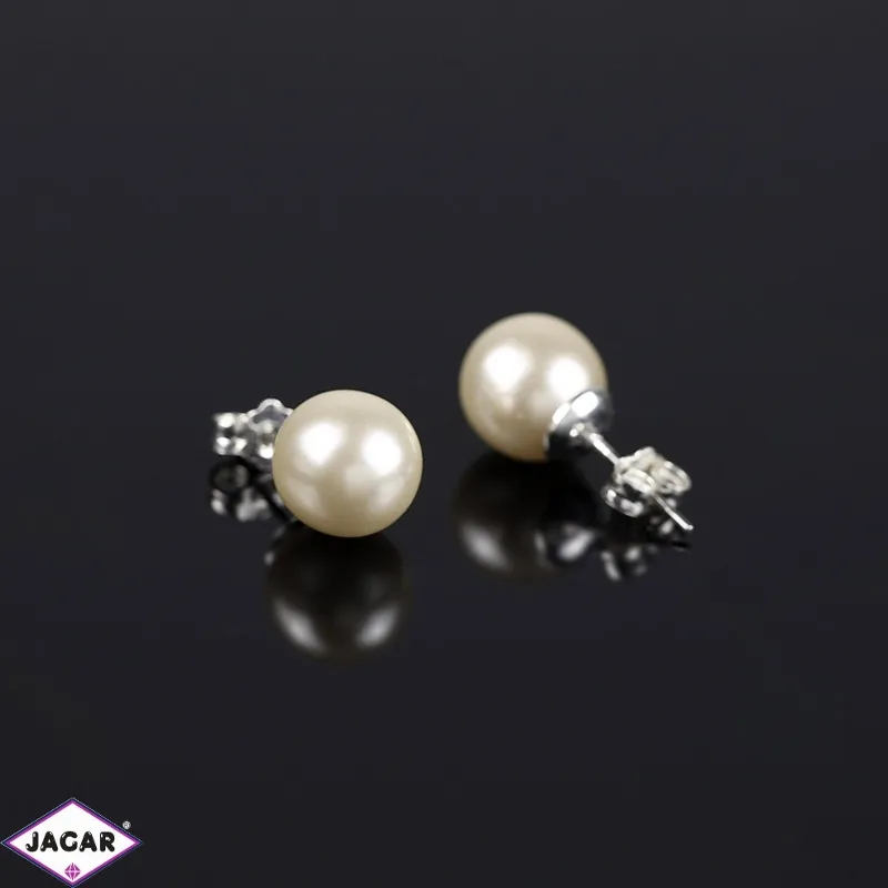 Kolczyki czeskie perła ecru 0,8cm 43/103 EA2874 Kolczyki czeskie perła ecru 0,8cm 43/103 EA2874